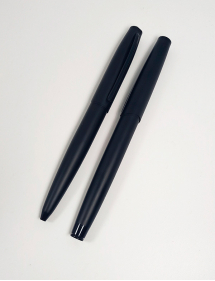 Bolígrafo personalizado negro Metálico.