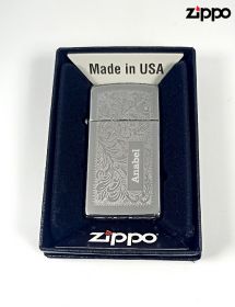 Zippo premium plateado grabado.
